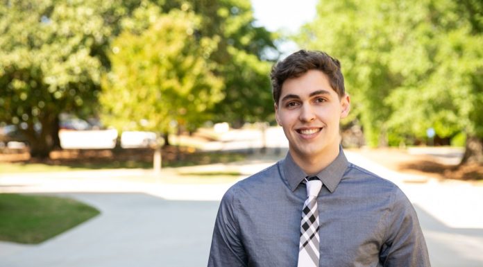 Mercer student wins scholarship to Apple conference