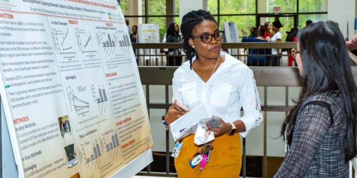 Student presents at the 2019 Atlanta Research Conference