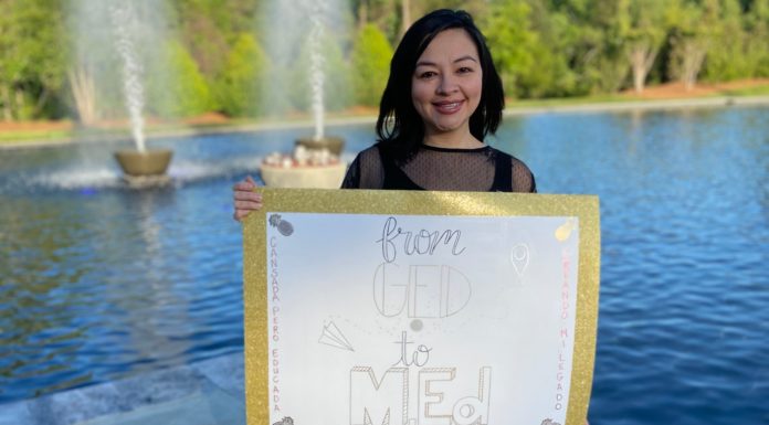 Nearly 2 decades after dropping out, mom earns master’s degree Alicia Hernandez