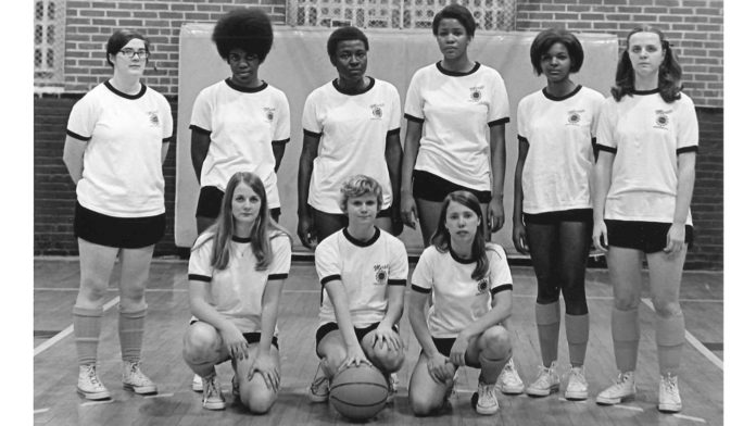 Black and white photo of the 1970-70 Mercer women's basketball team
