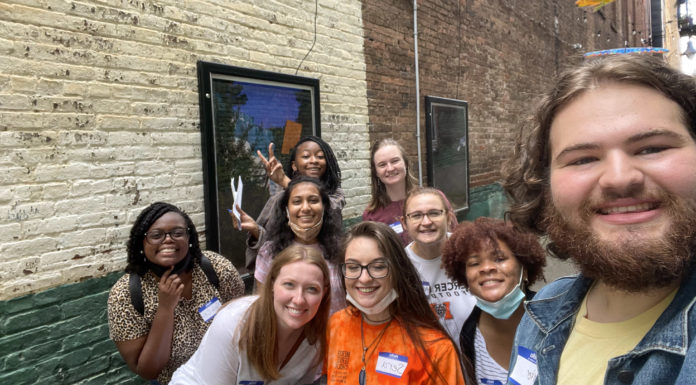 Scavenger hunt helps Mercer students get to know Macon better