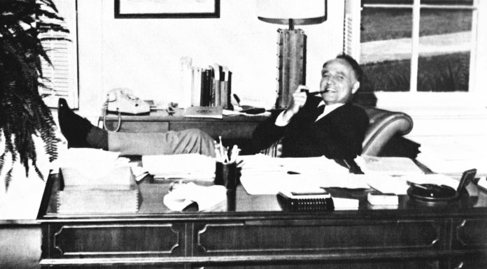 Philosophy professor Tom Trimble was beloved assistant dean | Mercer Legends