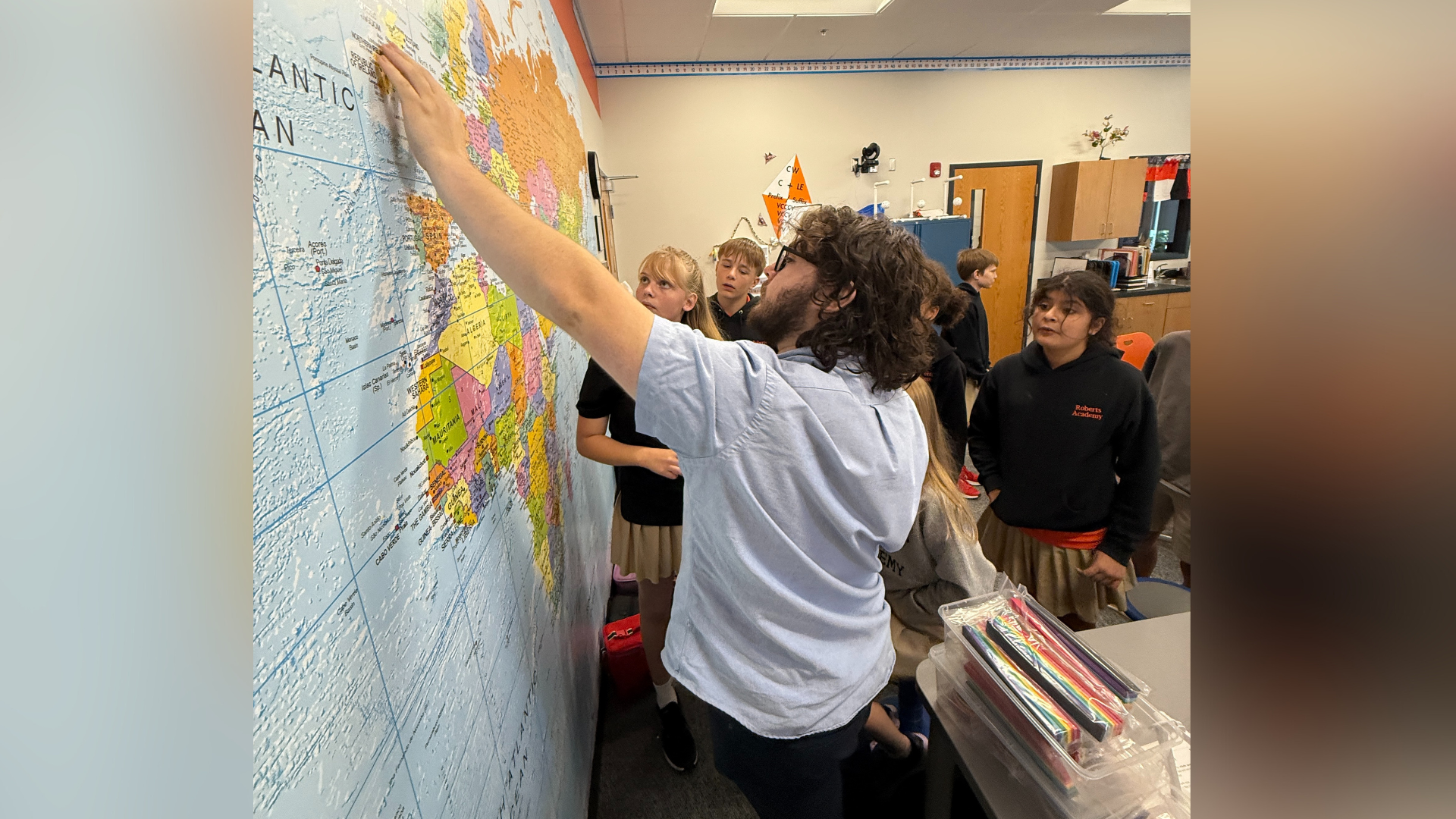 College of Education students see teaching in action at Roberts Academy